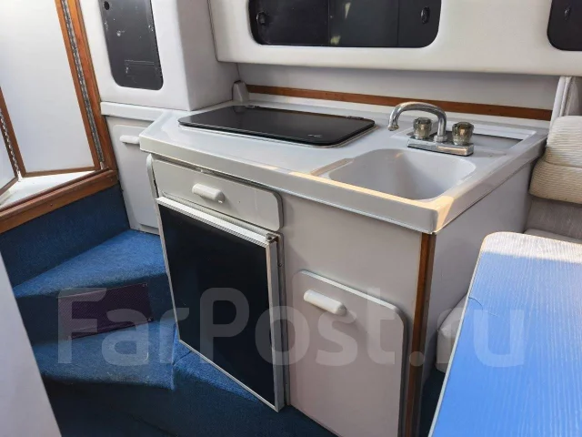 Searay. 1993 ���, ����� 9��., ��������� ������������, 460��.�., ������ ����