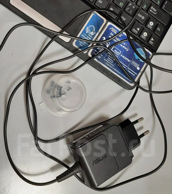 Asus Eee PC 1015. 10.1", 1����, ��� 2048 ��, ���� 1���, WiFi: 1, ����������� �� 1��. ����