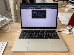Apple MacBook Pro 13 2017 Mid. 13", ��� 8 ��, ���� 256���, WiFi, Bluetooth ����