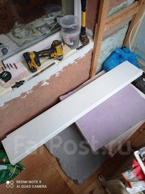 Подоконник пластиковый, б/у, в наличии. Цена: 250₽ во Владивостоке