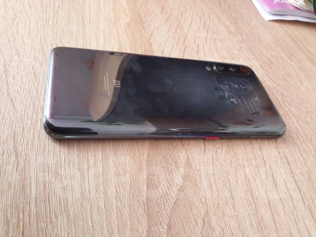 Xiaomi Mi9. �/�, ������, 4G LTE, Dual-SIM, NFC ����