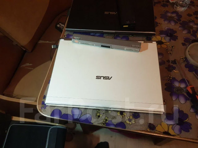 Asus. 12", 2,2����, WiFi: 1, Bluetooth: 1 ����