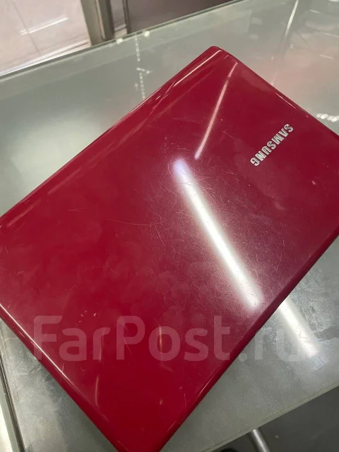 Samsung NC110. 10.1", 1,6����, ��� 2048 ��, ���� 320���, WiFi: 1, Bluetooth: 1, ����������� �� 6��. ����