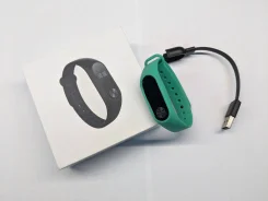 Xiaomi Mi Band 2. IP68 ����