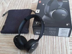 AKG Y500 ����