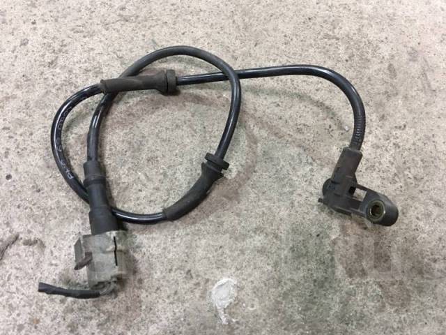 Датчик абс крайслер. Hfp-382-s1. Датчик абс крайслер. Спид сенсор инпут крайслер пацифика 2004. Проводка задних датчик абс крайслер 300c.