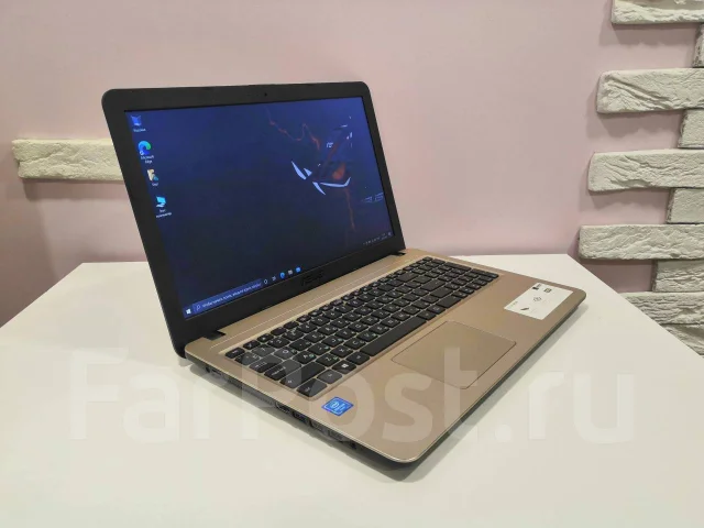 Asus. WiFi: 1, Bluetooth: 1 ����