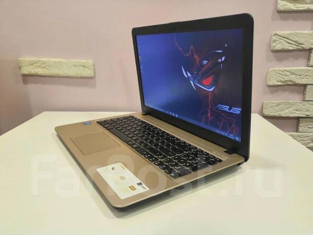 Asus. WiFi: 1, Bluetooth: 1 ����