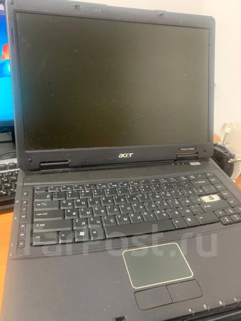Dell Latitude. 14.1", 2����, ��� 256 �� � ������, ���� 18���, ����������� �� 2��. ����