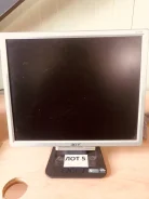 Acer. 17" ����