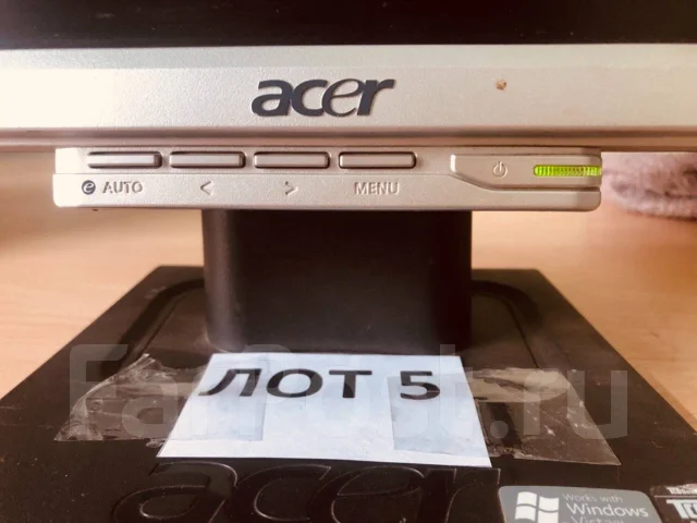 Acer. 17" ����