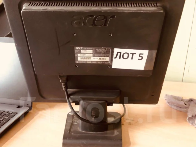 Acer. 17" ����