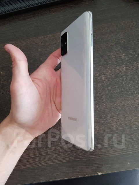 Samsung Galaxy A71. �/�, �����, 4G LTE ����