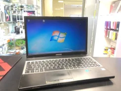Samsung 305V5A-S0H. 15.6", 2,2����, ��� 8 ��, ���� 500���, WiFi: 1, Bluetooth: 1 ����
