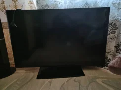 LG 42LE5500. LED ����