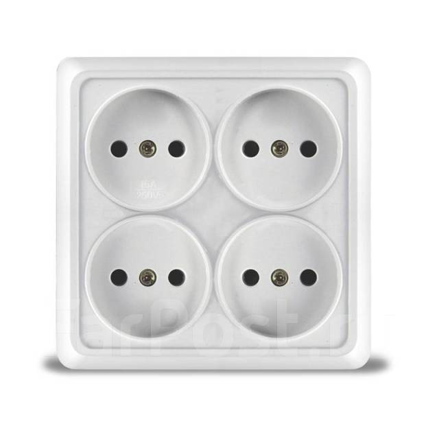 Розетка откр. /уст. 4 гнезда с з/к квадрат белая Универсал, новый, в ...