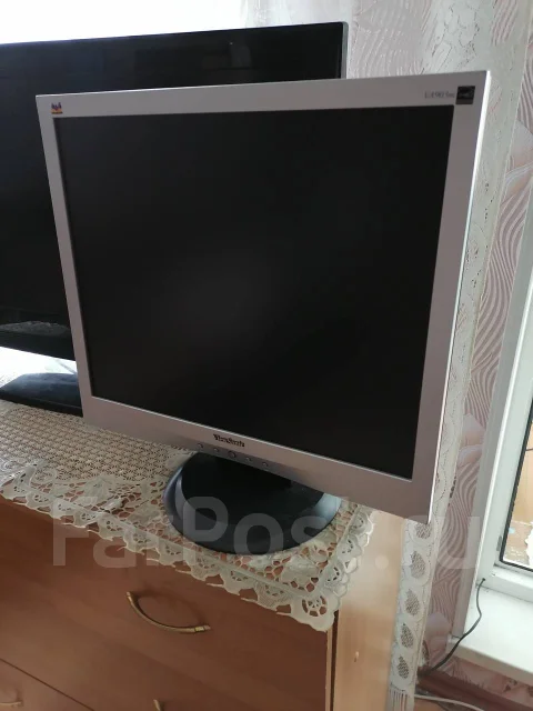 ViewSonic. 19" ����