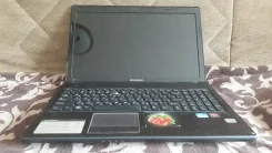 Lenovo G570. 15.6", 2,1����, ��� 256 �� � ������, ���� 1���, WiFi: 1, Bluetooth: 1, ����������� �� 1��. ����