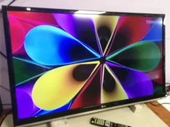 LG 42LS560T. LED ����