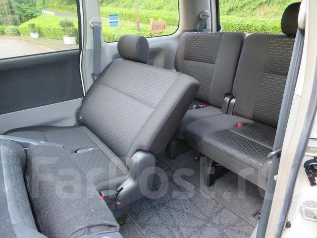 Toyota Voxy. �������, 4wd, 2.0 (152��.�.), ������, 80����. ��, �/�, ��� ���. ��� ����� �� ������������ ����