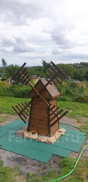 Декоративная деревянная ветряная мельница