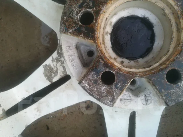 Sparco Rally. 7.0x16", 5x100, ET35 ����