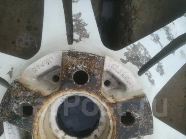 Sparco Rally. 7.0x16", 5x100, ET35 ����