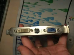 Radeon X700 ����