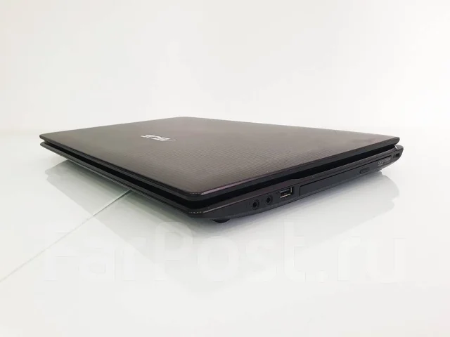 Asus X53. 15.6", 2,5����, ��� 4 ��, ���� 500���, WiFi: 1, Bluetooth: 1, ����������� �� 6��. ����
