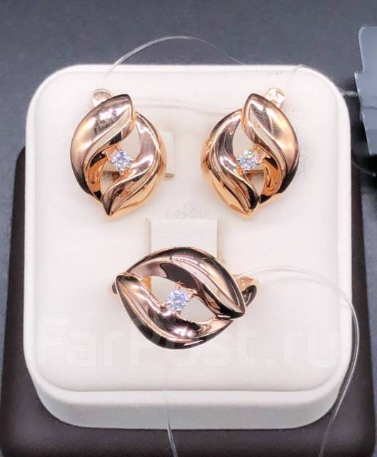Набор: серьги+кольцо золото 585 Размер 18.5 Арт1589 Арт1898, женщине, новый, в наличии. Цена: 18 300₽ во Владивостоке