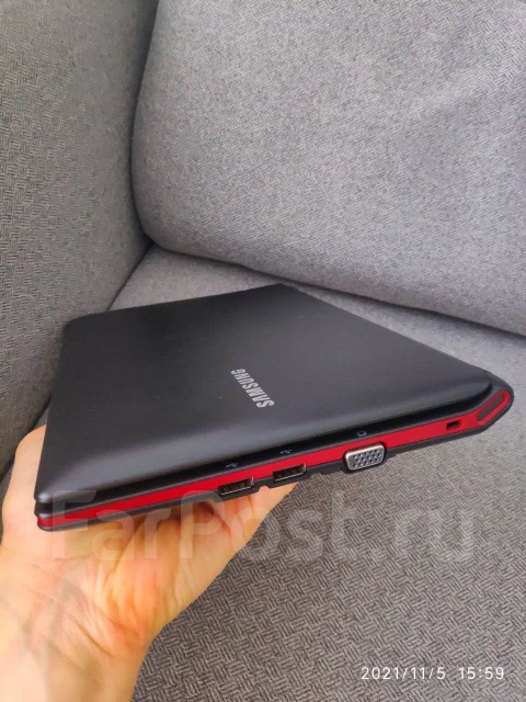 Samsung N100. 10.1", 1,6����, ��� 1024 ��, ���� 320���, WiFi: 1, Bluetooth: 1, ����������� �� 5��. ����