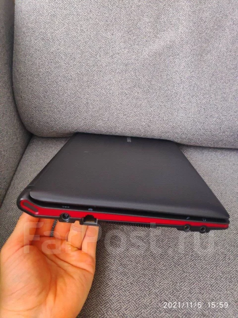 Samsung N100. 10.1", 1,6����, ��� 1024 ��, ���� 320���, WiFi: 1, Bluetooth: 1, ����������� �� 5��. ����