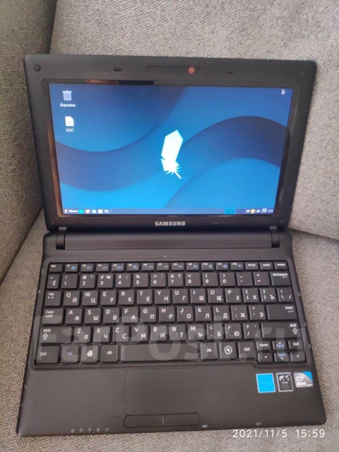 Samsung N100. 10.1", 1,6����, ��� 1024 ��, ���� 320���, WiFi: 1, Bluetooth: 1, ����������� �� 5��. ����