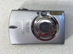 Canon Digital IXUS 750. 7 - 7.9 ��, ���: 3� ����