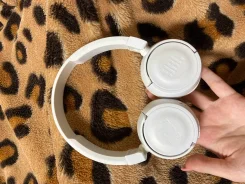 JBL Tune 560BT ����