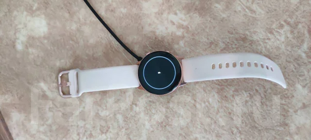 Samsung Galaxy Watch Active. GPS, NFC, IP67, IP68 ����