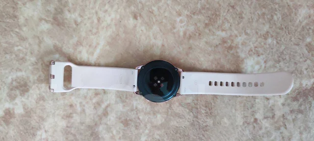 Samsung Galaxy Watch Active. GPS, NFC, IP67, IP68 ����