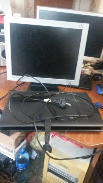 Lenovo G560. 15.6", 2 400����, ��� 3072 ��, ���� 320���, WiFi: 1, Bluetooth: 1 ����
