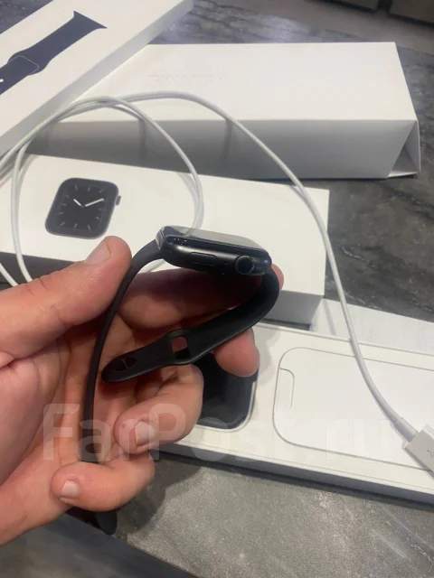 Apple Watch Series 5. NFC ����
