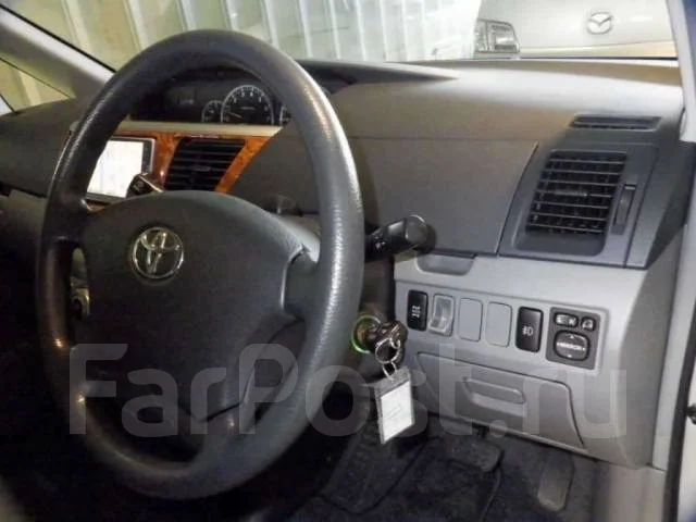 Toyota Noah. �������, 4wd, 2.0 (155��.�.), ������, 89 000����. ��, �/�, ��� ���. ��� ����� �� ������������ ����