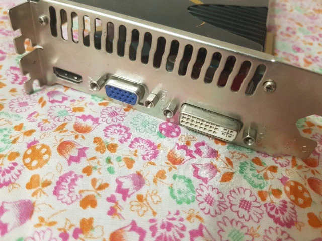 GeForce GTS 250 ����