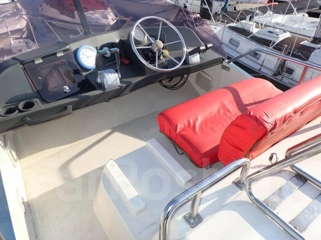 Yamaha PC-27. 1993 ���, ����� 8,5��., ��������� ������������, 210��.�., ������. ��� ����� �� ������������ ����