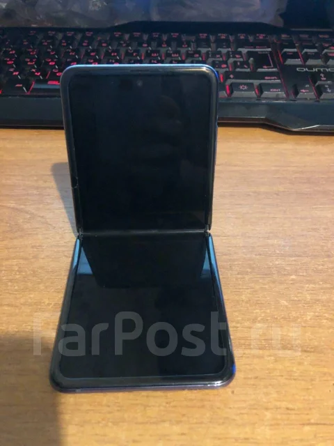 Samsung Galaxy Z Flip. �/�, ����������, 4G LTE, 5G ����