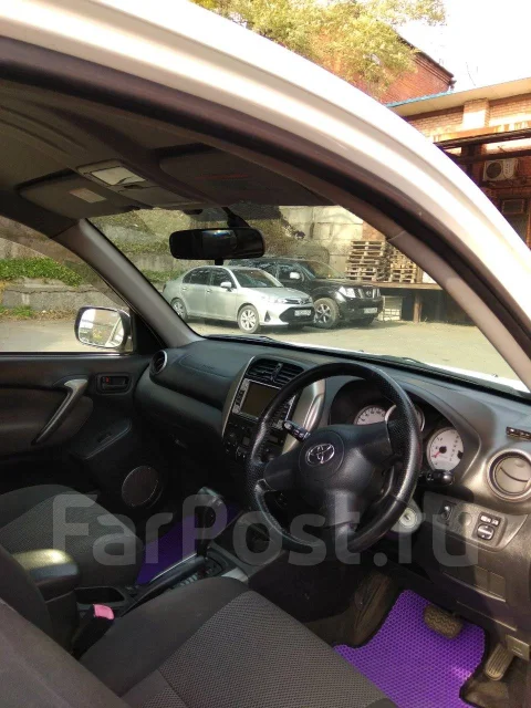 Toyota RAV4. �������, ��������, 1.8 (125��.�.), ������, 300����. �� ����