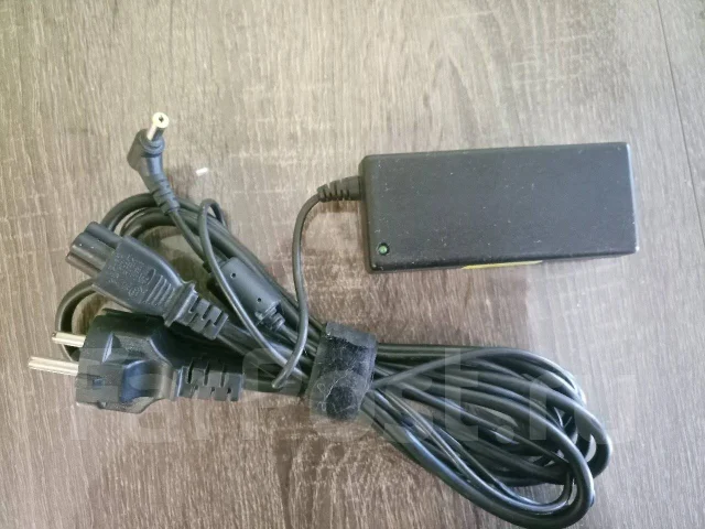 Toshiba Satellite C850. 15.6", 2,1����, ��� 4 ��, ���� 500���, WiFi: 1, Bluetooth: 1, ����������� �� 3��. ����