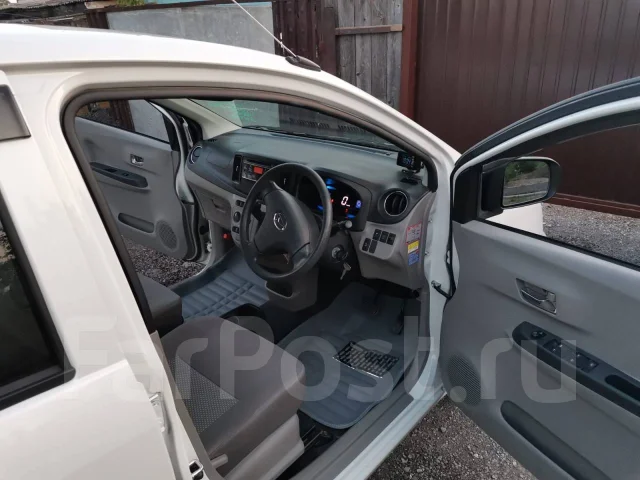 Daihatsu Mira e:S. �/� ����