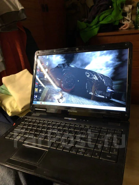 eMachines. 15", 1����, ��� 24 ��, ���� 1���, WiFi: 1, Bluetooth: 1, ����������� �� 3��. ����