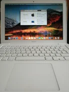 Apple MacBook 13. 13", 2,4����, ��� 2048 ��, ���� 128���, WiFi, Bluetooth, ����������� �� 1��. ����