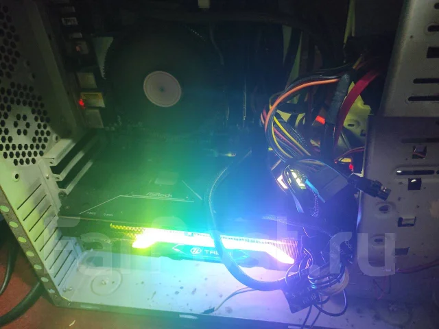 Radeon RX 6800 XT ����