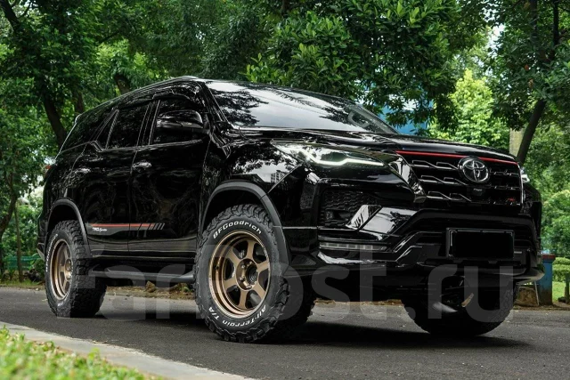 RAYS Volk Racing TE37XT. 8.0x17", 6x139.7, ET0, �� 112���. ��� ����� �� ������������ ����